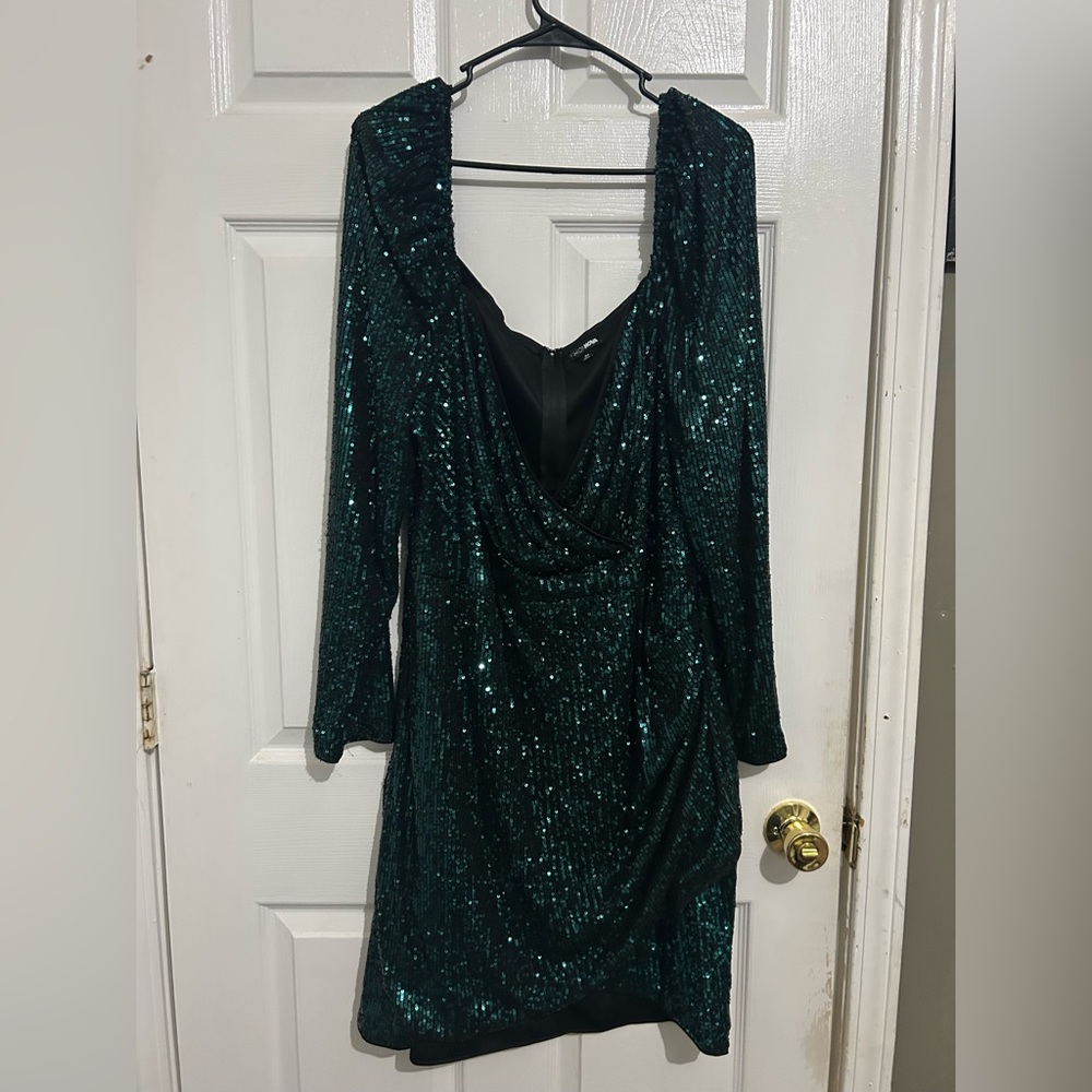 Elegant Green Sequin Dress